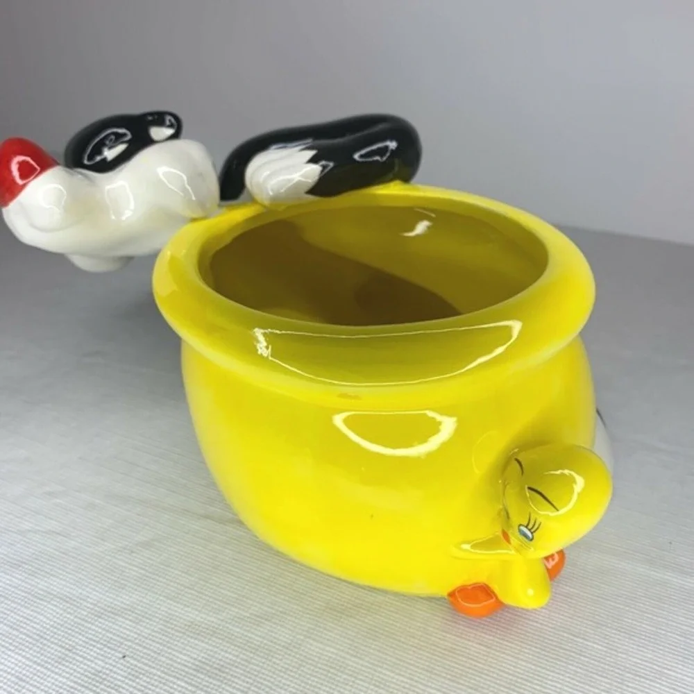 Sylvester the Cat and Tweety Bird Planter / Candy Dish Trade Mark Warner Bros‎